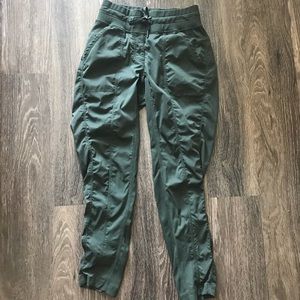 Lulu lemon cropped olive green pants
